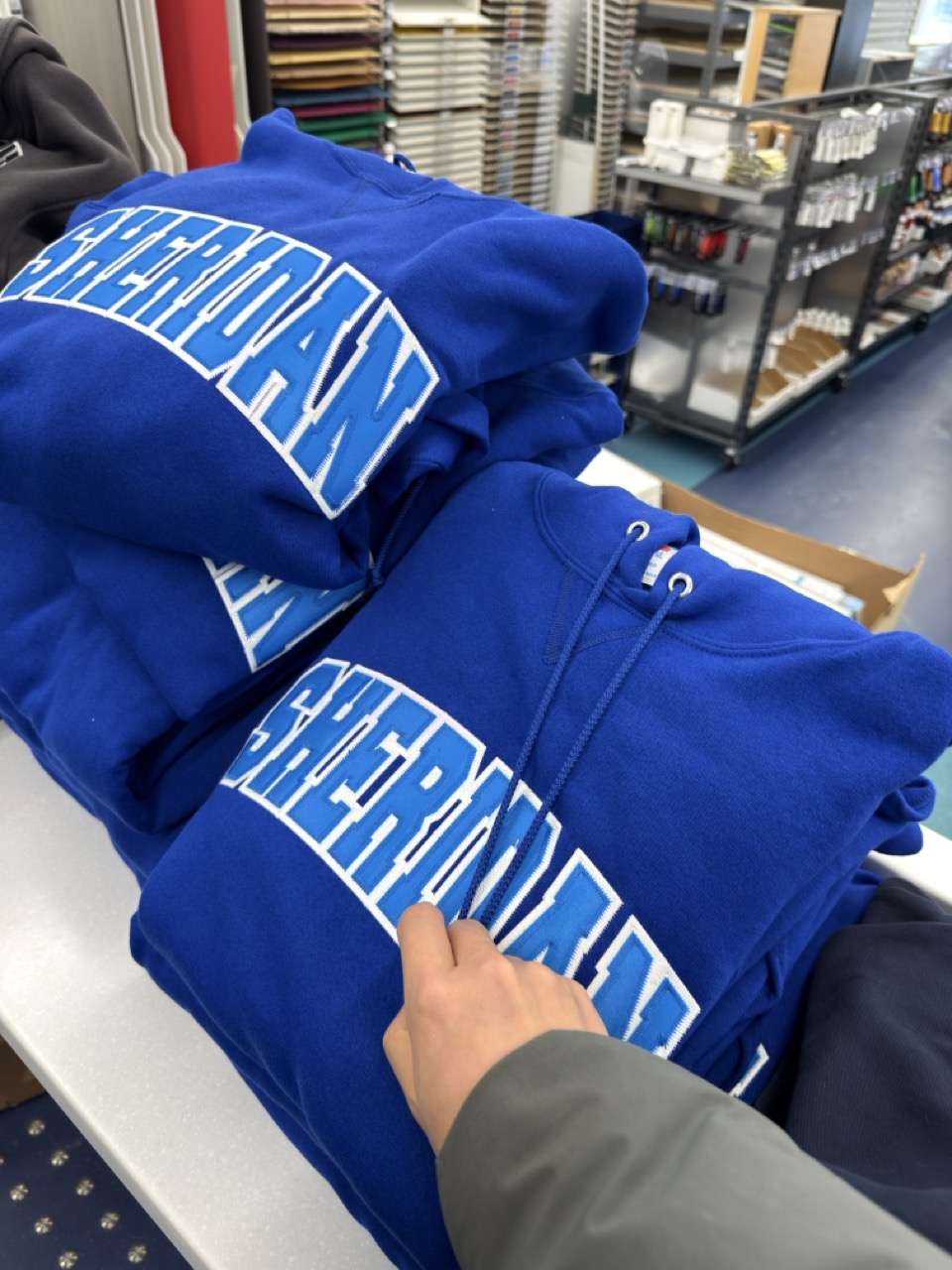 a zipper that showing look like in hand draw img 22.