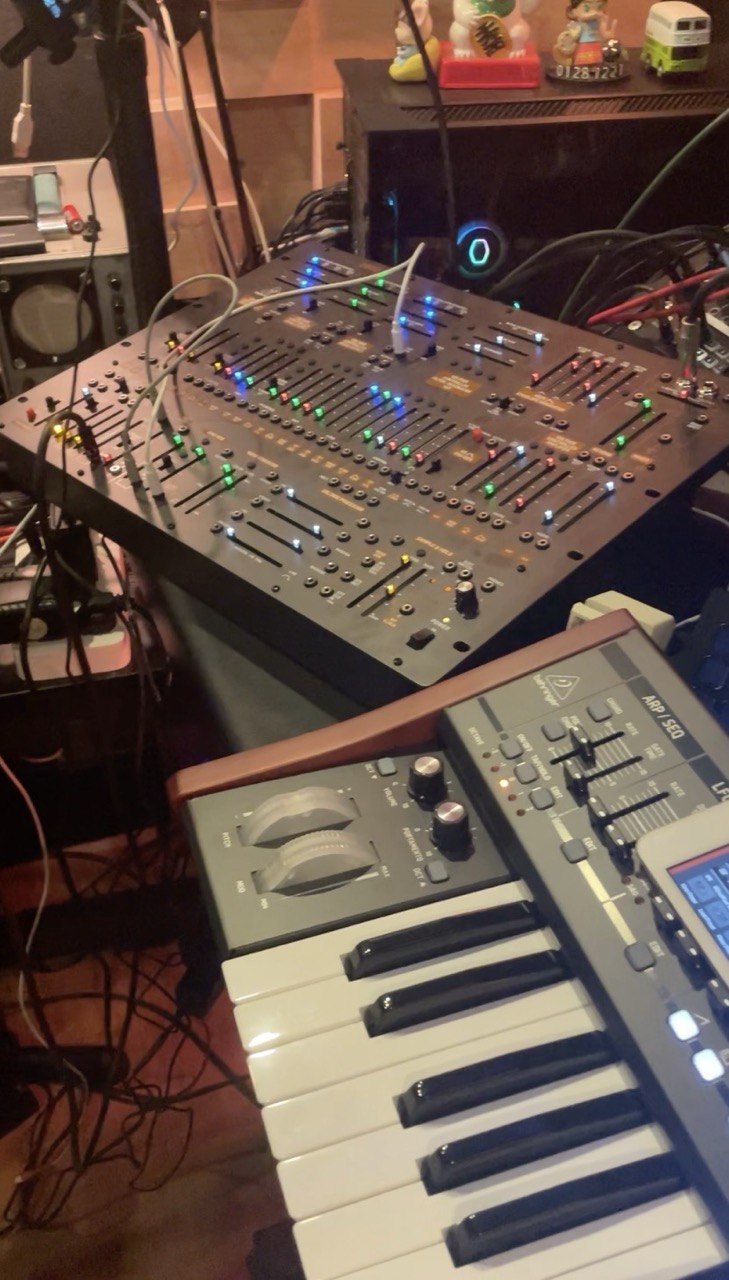 Sequence of synthesizers