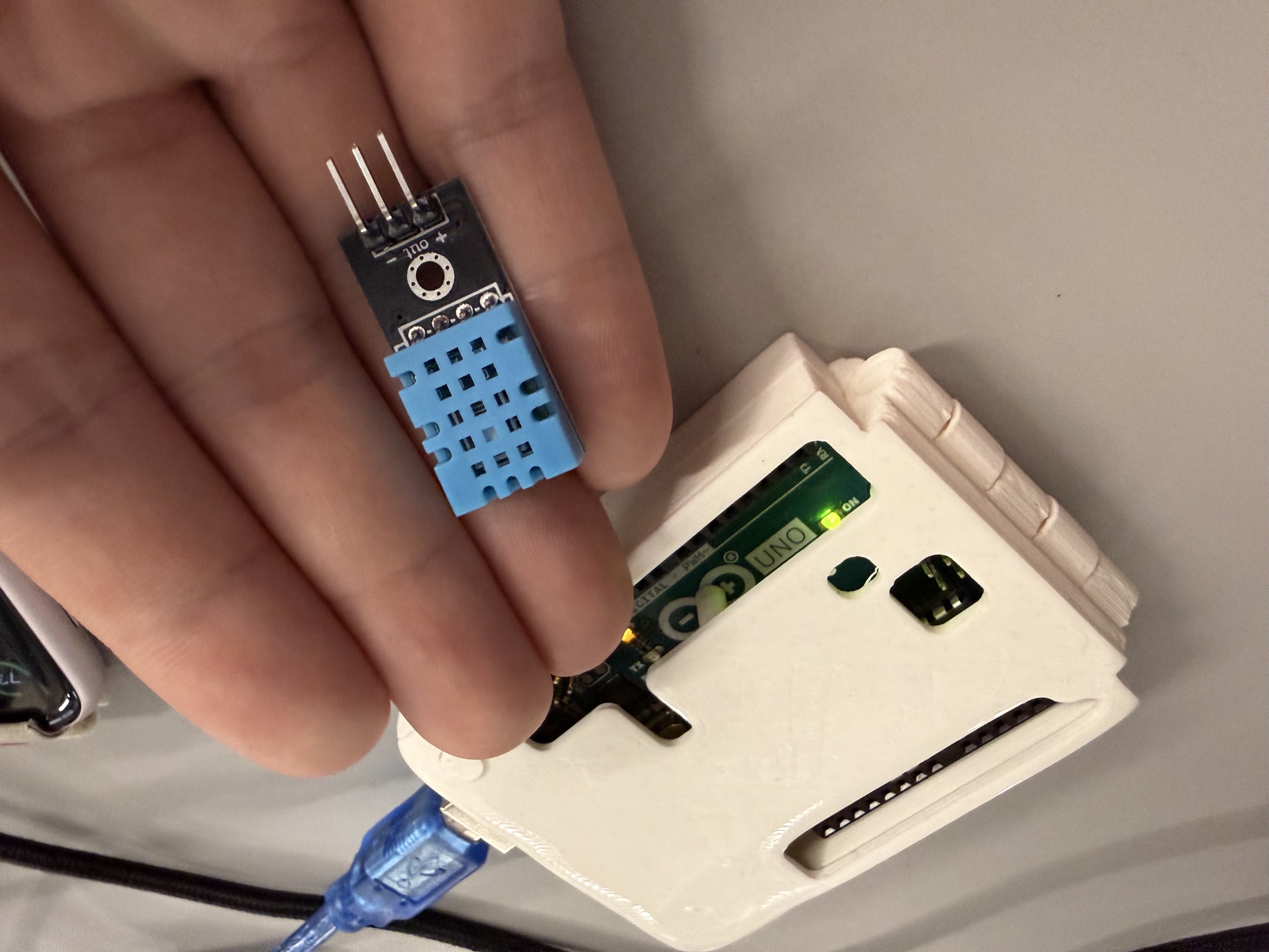 DHT11 wiring close-up